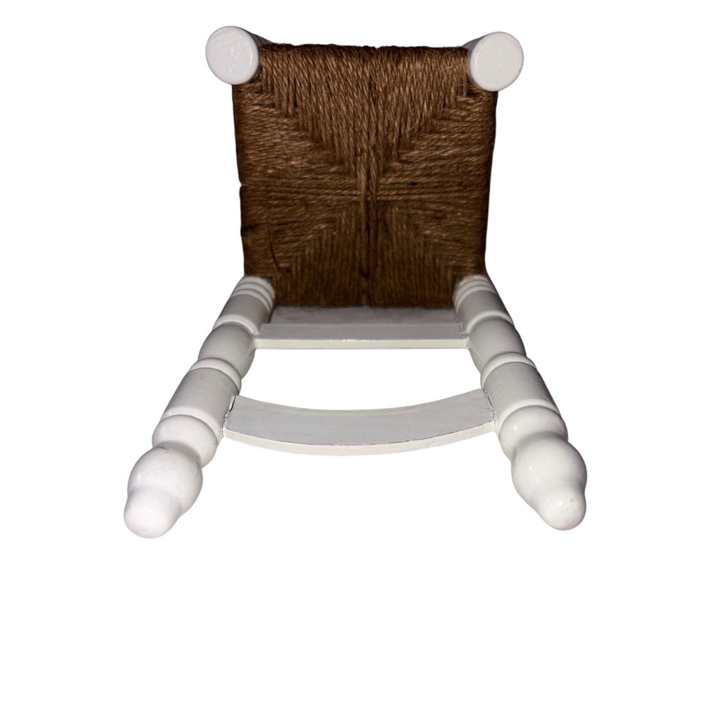 Miniature White Wood‎ Ladderback Chair with Woven Rush Seat Dollhouse Furniture - Picture 6 of 7